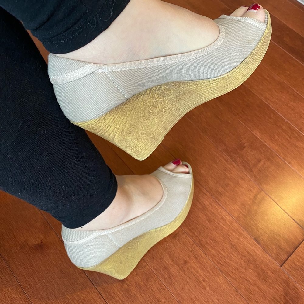 Wedges heel shoes
